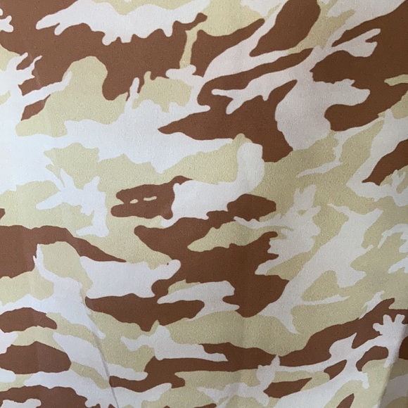 Tucker camo silk blouse ties at neckline size XS - Picture 13 of 14